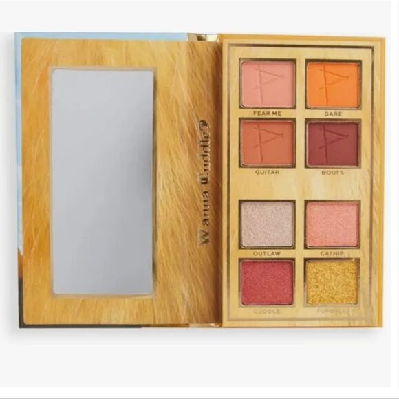 Revolution Beauty X Shrek Puss In Boots Mini Shadow Palette - Picture 5 of 8